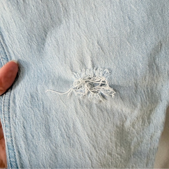 70s throwback High-Rise Slim Straight Light Wash Distressed Women's Jeans - Picture 3 of 15